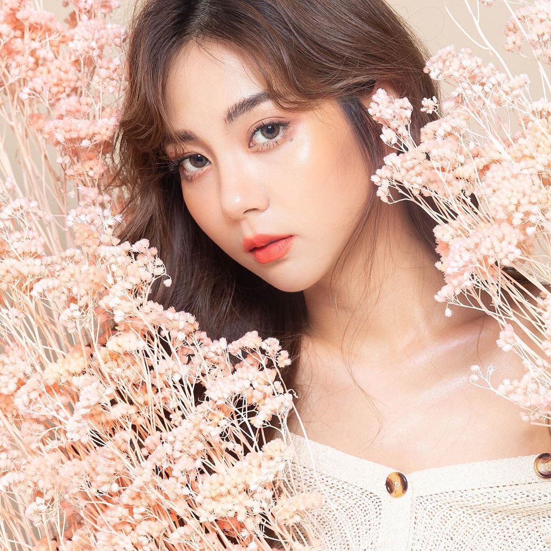 兼差女郎(医生曹查理)