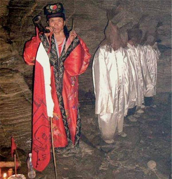 赶尸艳谈(赶尸艳谭演员表介绍)