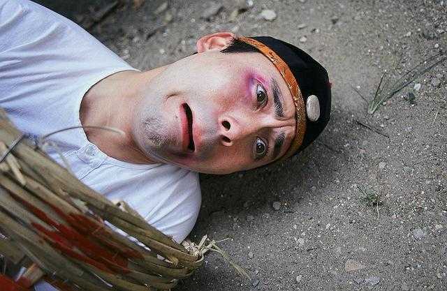 大头绿衣斗僵尸粤语(大头绿衣斗僵尸粤语百度云)